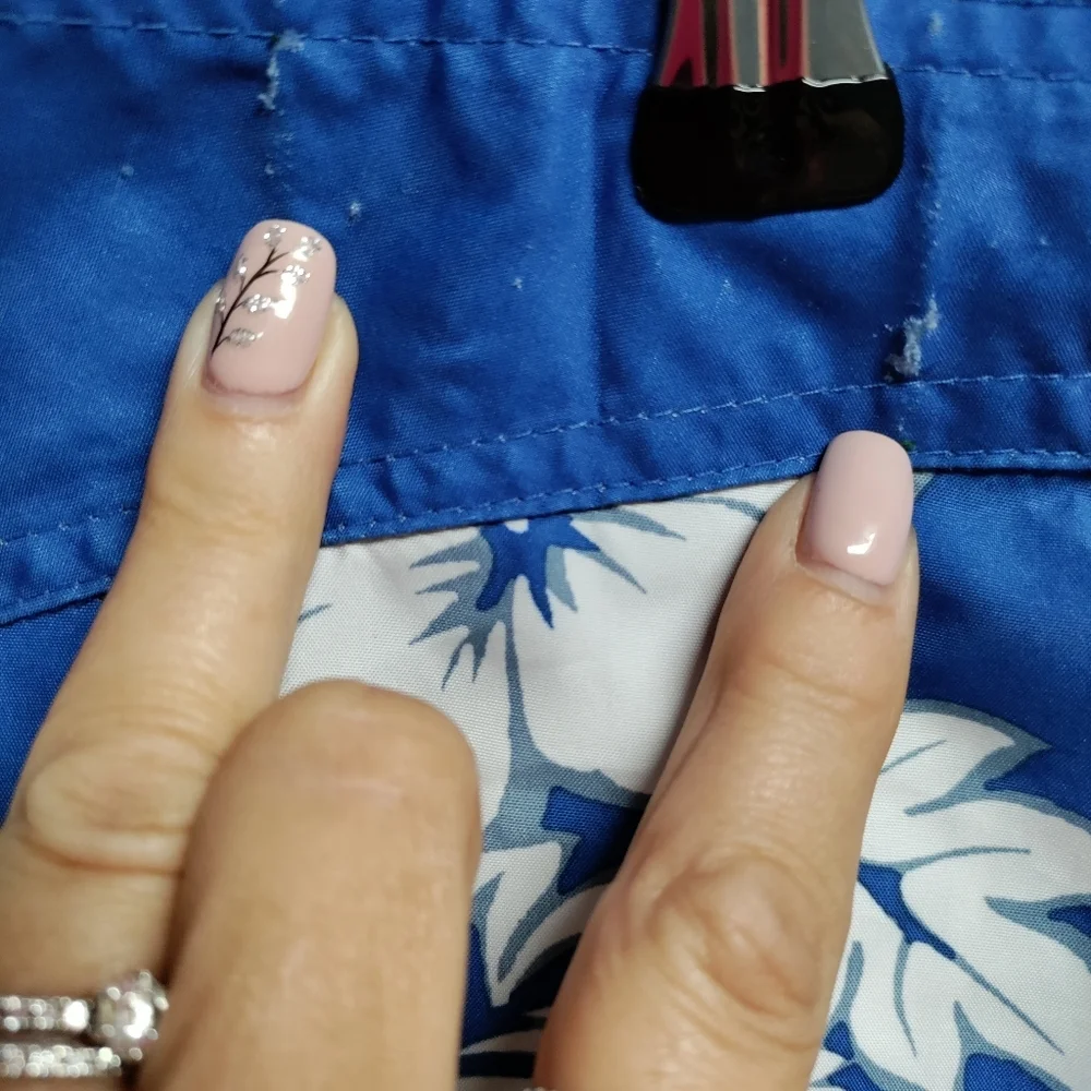 Old Navy Hawaiian print swim trunks. Large. READ DESCRIPTION. 717 - Picture 5 of 9